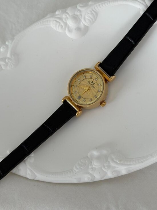 Sku0486 vintage vibe retro mini watch gold black leather strap + in a gift bag